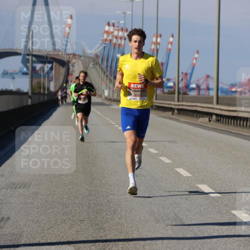 03.10.2025 - Köhlbrandbrückenlauf Strokosch-Dieckow http://msf.ph/oto/9111137 03.10.2025 12:38:32 Position 3 6253 meine-sportfotos.de