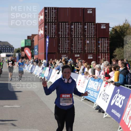 03.10.2025 - Köhlbrandbrückenlauf Jannik Wohlers http://msf.ph/oto/9111139 03.10.2025 13:30:32 Ziel 4927, 5017, 5060, 5157, 5346, 6078 meine-sportfotos.de