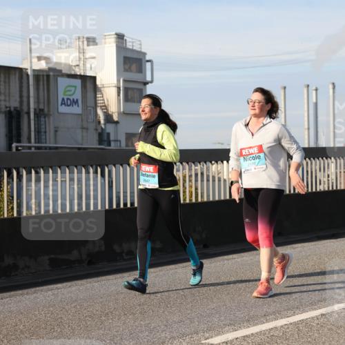 03.10.2025 - Köhlbrandbrückenlauf Lena Gebhardt http://msf.ph/oto/9111141 03.10.2025 10:15:22 Position 2 2547, 2199, 40 meine-sportfotos.de