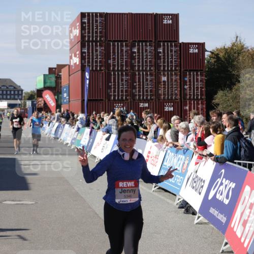 03.10.2025 - Köhlbrandbrückenlauf Jannik Wohlers http://msf.ph/oto/9111144 03.10.2025 13:30:32 Ziel 4927, 5017, 5060, 5157, 5346, 6078 meine-sportfotos.de