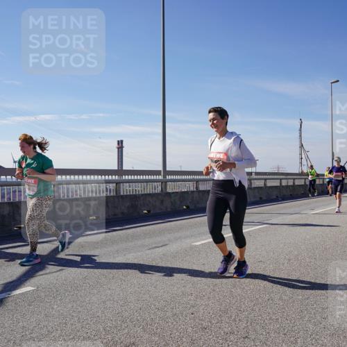 03.10.2025 - Köhlbrandbrückenlauf Michael Burmester http://msf.ph/oto/9111151 03.10.2025 12:53:23 Position 2  meine-sportfotos.de