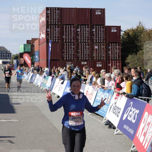 03.10.2025 - Köhlbrandbrückenlauf Jannik Wohlers http://msf.ph/oto/9111153 03.10.2025 13:30:32 Ziel 4927, 5017, 5060, 5157, 5346, 6078 meine-sportfotos.de