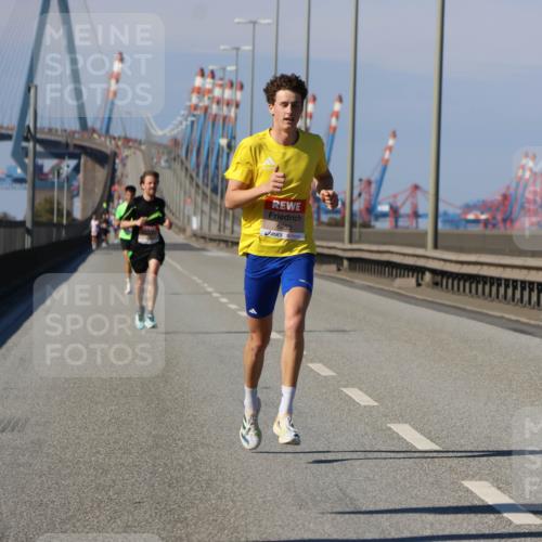 03.10.2025 - Köhlbrandbrückenlauf Strokosch-Dieckow http://msf.ph/oto/9111154 03.10.2025 12:38:32 Position 3 6253 meine-sportfotos.de
