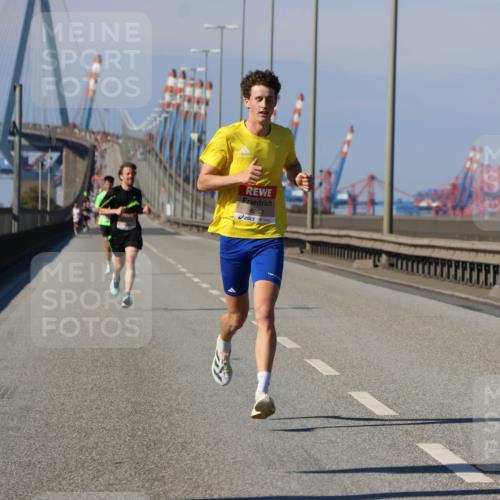 03.10.2025 - Köhlbrandbrückenlauf Strokosch-Dieckow http://msf.ph/oto/9111158 03.10.2025 12:38:32 Position 3 6253 meine-sportfotos.de