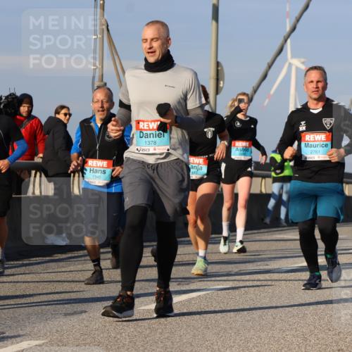 03.10.2025 - Köhlbrandbrückenlauf Strokosch-Dieckow http://msf.ph/oto/9111161 03.10.2025 09:43:37 Position 2 1378, 412, 1340, 2761 meine-sportfotos.de