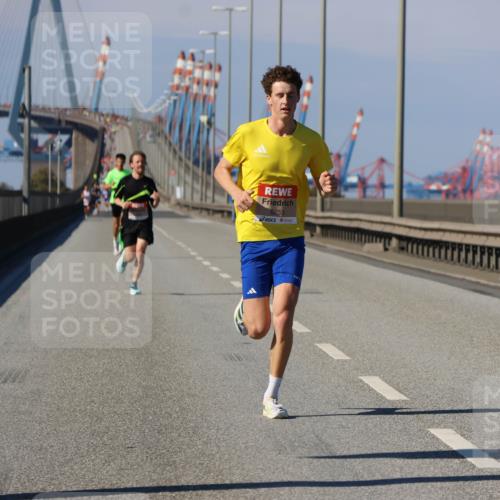 03.10.2025 - Köhlbrandbrückenlauf Strokosch-Dieckow http://msf.ph/oto/9111168 03.10.2025 12:38:32 Position 3 6253 meine-sportfotos.de