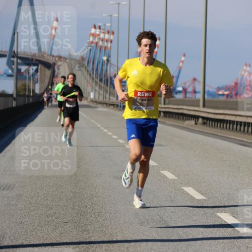 03.10.2025 - Köhlbrandbrückenlauf Strokosch-Dieckow http://msf.ph/oto/9111172 03.10.2025 12:38:32 Position 3 6253 meine-sportfotos.de