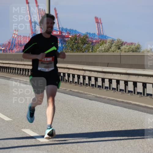03.10.2025 - Köhlbrandbrückenlauf Strokosch-Dieckow http://msf.ph/oto/9111178 03.10.2025 12:38:40 Position 3 4036 meine-sportfotos.de