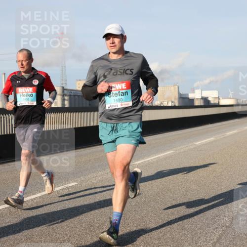 03.10.2025 - Köhlbrandbrückenlauf Lena Gebhardt http://msf.ph/oto/9111180 03.10.2025 09:41:46 Position 2 3402, 1490, 12 meine-sportfotos.de