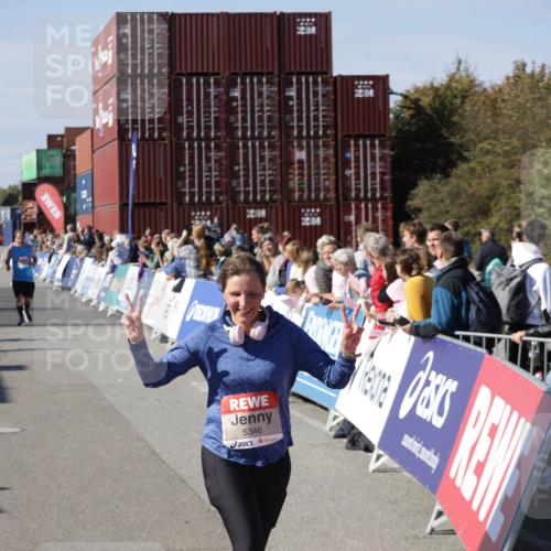 03.10.2025 - Köhlbrandbrückenlauf Jannik Wohlers http://msf.ph/oto/9111181 03.10.2025 13:30:32 Ziel 4927, 5017, 5060, 5157, 5346, 6078 meine-sportfotos.de