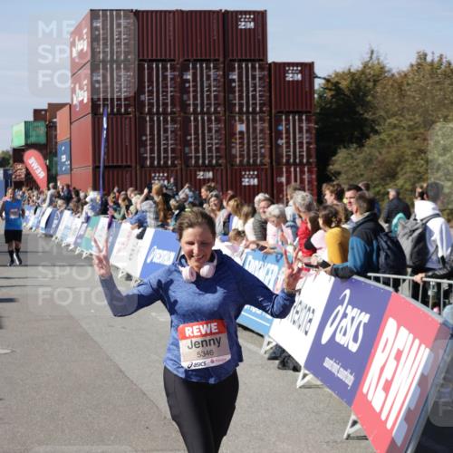 03.10.2025 - Köhlbrandbrückenlauf Jannik Wohlers http://msf.ph/oto/9111187 03.10.2025 13:30:32 Ziel 4927, 5017, 5060, 5157, 5346, 6078 meine-sportfotos.de