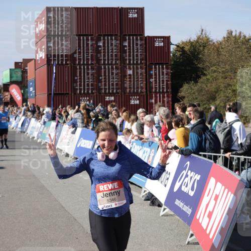 03.10.2025 - Köhlbrandbrückenlauf Jannik Wohlers http://msf.ph/oto/9111194 03.10.2025 13:30:33 Ziel 4355, 4927, 5017, 5060, 5346, 6078, 6170 meine-sportfotos.de