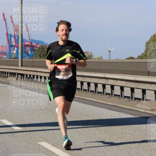 03.10.2025 - Köhlbrandbrückenlauf Strokosch-Dieckow http://msf.ph/oto/9111201 03.10.2025 12:38:41 Position 3 4035 meine-sportfotos.de