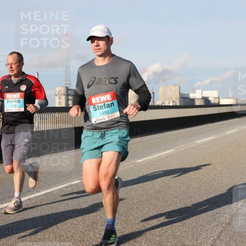 03.10.2025 - Köhlbrandbrückenlauf Lena Gebhardt http://msf.ph/oto/9111202 03.10.2025 09:41:46 Position 2 3402, 1490 meine-sportfotos.de