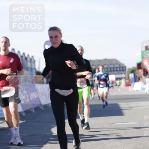 03.10.2025 - Köhlbrandbrückenlauf Jannik Wohlers http://msf.ph/oto/9111204 03.10.2025 13:00:35 Ziel 4016, 4163, 4172, 4228, 4299, 4622, 4850, 5011, 5664, 6373, 6490, 6714 meine-sportfotos.de