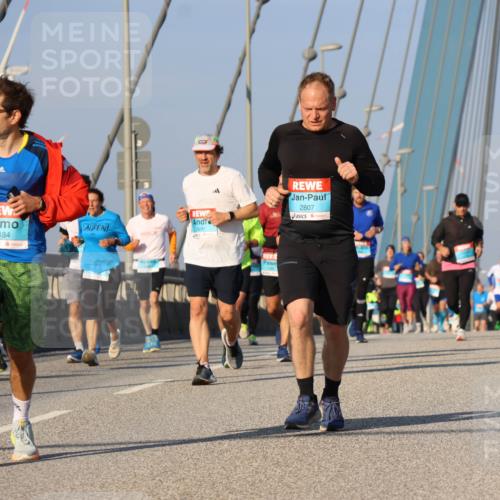03.10.2025 - Köhlbrandbrückenlauf Strokosch-Dieckow http://msf.ph/oto/9111211 03.10.2025 09:43:44 Position 2 3484, 3481, 2807 meine-sportfotos.de