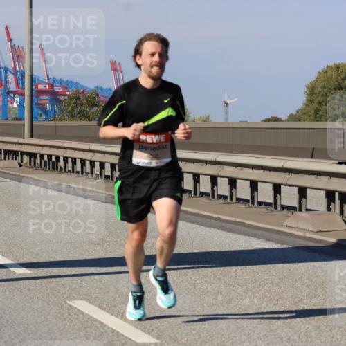 03.10.2025 - Köhlbrandbrückenlauf Strokosch-Dieckow http://msf.ph/oto/9111213 03.10.2025 12:38:41 Position 3 4035 meine-sportfotos.de