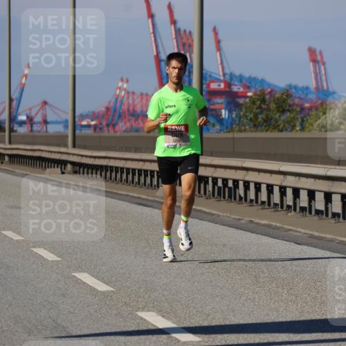 03.10.2025 - Köhlbrandbrückenlauf Strokosch-Dieckow http://msf.ph/oto/9111215 03.10.2025 12:38:45 Position 3 6248 meine-sportfotos.de