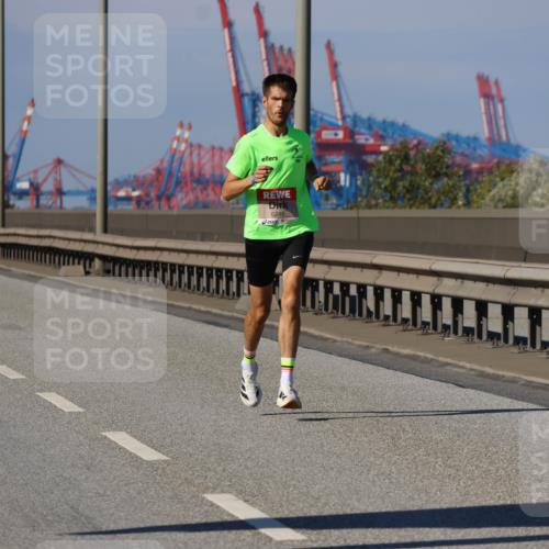 03.10.2025 - Köhlbrandbrückenlauf Strokosch-Dieckow http://msf.ph/oto/9111223 03.10.2025 12:38:45 Position 3 6248 meine-sportfotos.de