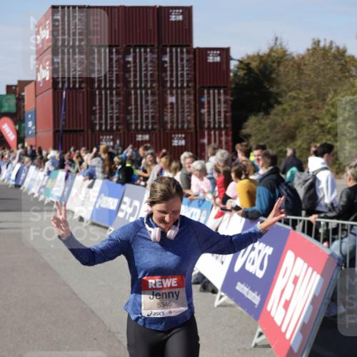 03.10.2025 - Köhlbrandbrückenlauf Jannik Wohlers http://msf.ph/oto/9111226 03.10.2025 13:30:33 Ziel 4355, 4927, 5017, 5060, 5346, 6078, 6170 meine-sportfotos.de