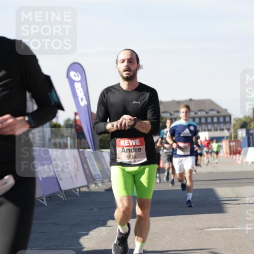 03.10.2025 - Köhlbrandbrückenlauf Jannik Wohlers http://msf.ph/oto/9111235 03.10.2025 13:00:35 Ziel 4016, 4163, 4172, 4228, 4299, 4622, 4850, 5011, 5664, 6373, 6490, 6714 meine-sportfotos.de