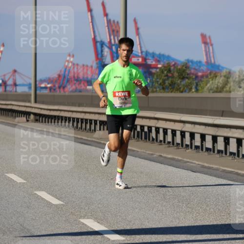 03.10.2025 - Köhlbrandbrückenlauf Strokosch-Dieckow http://msf.ph/oto/9111237 03.10.2025 12:38:45 Position 3 6248 meine-sportfotos.de