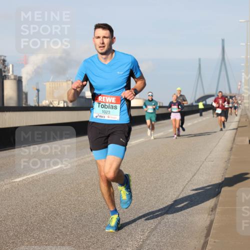 03.10.2025 - Köhlbrandbrückenlauf Lena Gebhardt http://msf.ph/oto/9111259 03.10.2025 09:41:49 Position 2 1023 meine-sportfotos.de