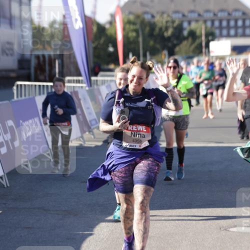 03.10.2025 - Köhlbrandbrückenlauf Jannik Wohlers http://msf.ph/oto/9111265 03.10.2025 13:30:37 Ziel 4355, 4840, 4841, 5289, 5346, 6170, 6223, 6347 meine-sportfotos.de