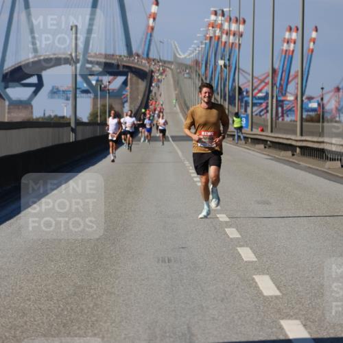 03.10.2025 - Köhlbrandbrückenlauf Strokosch-Dieckow http://msf.ph/oto/9111267 03.10.2025 12:38:58 Position 3  meine-sportfotos.de