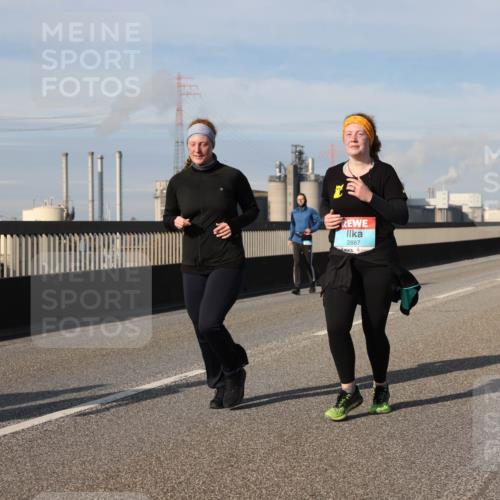 03.10.2025 - Köhlbrandbrückenlauf Lena Gebhardt http://msf.ph/oto/9111276 03.10.2025 10:15:24 Position 2 2887 meine-sportfotos.de