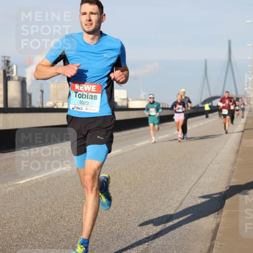 03.10.2025 - Köhlbrandbrückenlauf Lena Gebhardt http://msf.ph/oto/9111283 03.10.2025 09:41:49 Position 2 1023 meine-sportfotos.de