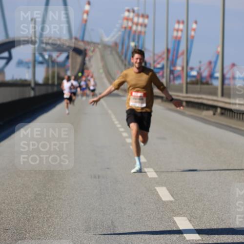 03.10.2025 - Köhlbrandbrückenlauf Strokosch-Dieckow http://msf.ph/oto/9111295 03.10.2025 12:39:01 Position 3  meine-sportfotos.de