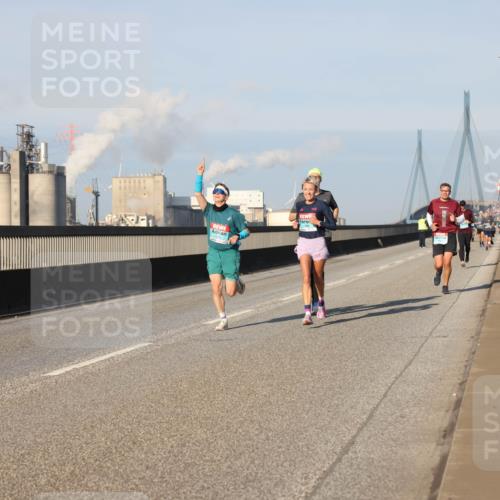03.10.2025 - Köhlbrandbrückenlauf Lena Gebhardt http://msf.ph/oto/9111300 03.10.2025 09:41:52 Position 2  meine-sportfotos.de