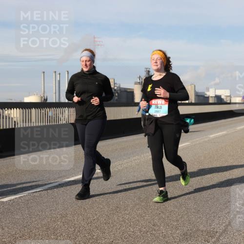 03.10.2025 - Köhlbrandbrückenlauf Lena Gebhardt http://msf.ph/oto/9111319 03.10.2025 10:15:24 Position 2 2887 meine-sportfotos.de