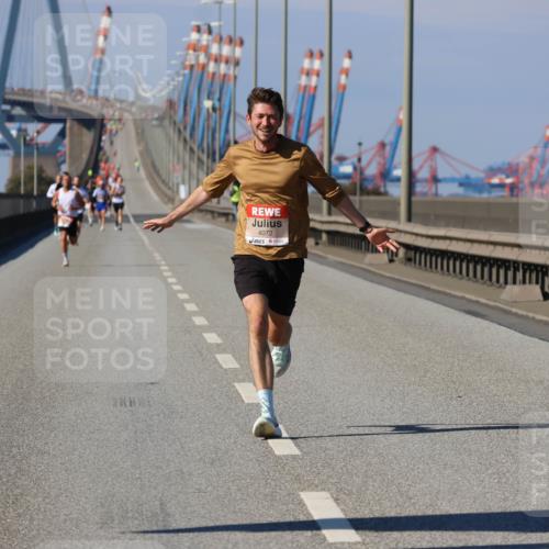 03.10.2025 - Köhlbrandbrückenlauf Strokosch-Dieckow http://msf.ph/oto/9111328 03.10.2025 12:39:02 Position 3 4072 meine-sportfotos.de