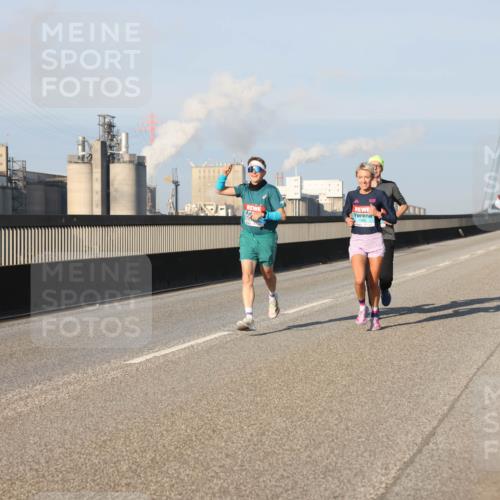 03.10.2025 - Köhlbrandbrückenlauf Lena Gebhardt http://msf.ph/oto/9111335 03.10.2025 09:41:52 Position 2  meine-sportfotos.de