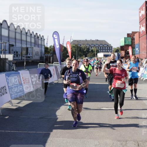 03.10.2025 - Köhlbrandbrückenlauf Jannik Wohlers http://msf.ph/oto/9111337 03.10.2025 13:30:38 Ziel 4355, 4840, 4841, 5289, 5346, 6170, 6223, 6347 meine-sportfotos.de