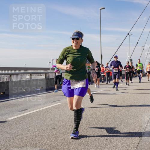03.10.2025 - Köhlbrandbrückenlauf Michael Burmester http://msf.ph/oto/9111342 03.10.2025 12:53:37 Position 2 6070 meine-sportfotos.de