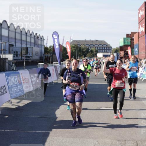 03.10.2025 - Köhlbrandbrückenlauf Jannik Wohlers http://msf.ph/oto/9111344 03.10.2025 13:30:38 Ziel 4355, 4840, 4841, 5289, 5346, 6170, 6223, 6347 meine-sportfotos.de