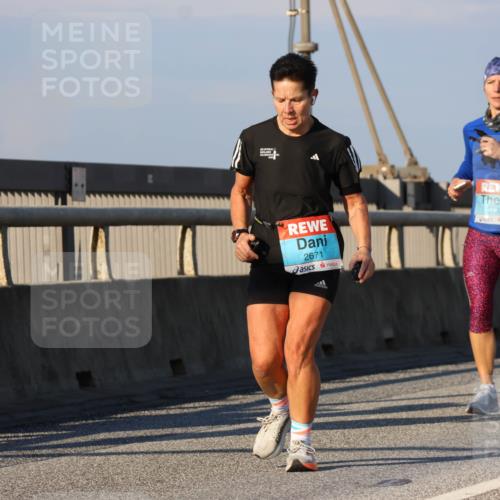03.10.2025 - Köhlbrandbrückenlauf Strokosch-Dieckow http://msf.ph/oto/9111345 03.10.2025 09:44:01 Position 2 2671, 3492 meine-sportfotos.de