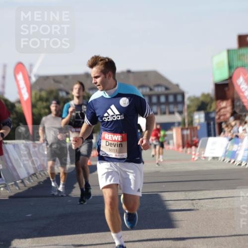 03.10.2025 - Köhlbrandbrückenlauf Jannik Wohlers http://msf.ph/oto/9111346 03.10.2025 13:00:37 Ziel 4016, 4163, 4172, 4228, 4299, 4622, 4763, 4850, 5011, 5664, 6373, 6490 meine-sportfotos.de