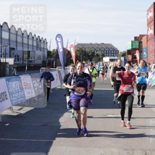 03.10.2025 - Köhlbrandbrückenlauf Jannik Wohlers http://msf.ph/oto/9111348 03.10.2025 13:30:38 Ziel 4355, 4840, 4841, 5289, 5346, 6170, 6223, 6347 meine-sportfotos.de