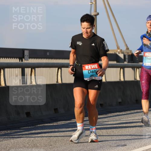 03.10.2025 - Köhlbrandbrückenlauf Strokosch-Dieckow http://msf.ph/oto/9111350 03.10.2025 09:44:01 Position 2 2671, 3492 meine-sportfotos.de