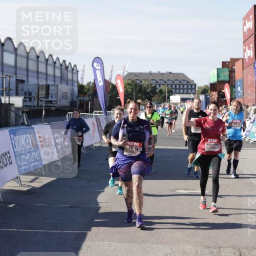 03.10.2025 - Köhlbrandbrückenlauf Jannik Wohlers http://msf.ph/oto/9111356 03.10.2025 13:30:38 Ziel 4355, 4840, 4841, 5289, 5346, 6170, 6223, 6347 meine-sportfotos.de