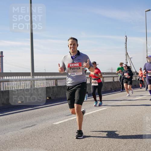 03.10.2025 - Köhlbrandbrückenlauf Michael Burmester http://msf.ph/oto/9111357 03.10.2025 12:53:38 Position 2 0, 5917 meine-sportfotos.de