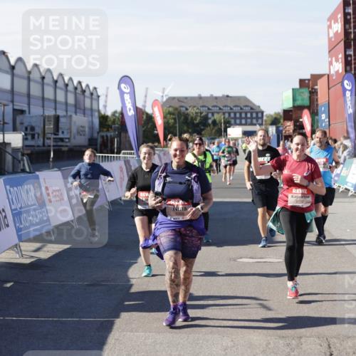 03.10.2025 - Köhlbrandbrückenlauf Jannik Wohlers http://msf.ph/oto/9111362 03.10.2025 13:30:38 Ziel 4355, 4840, 4841, 5289, 5346, 6170, 6223, 6347 meine-sportfotos.de