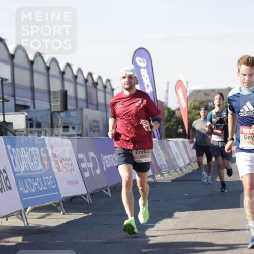 03.10.2025 - Köhlbrandbrückenlauf Jannik Wohlers http://msf.ph/oto/9111366 03.10.2025 13:00:38 Ziel 4016, 4018, 4172, 4228, 4299, 4622, 4763, 4850, 5011, 5664, 6373, 6490 meine-sportfotos.de