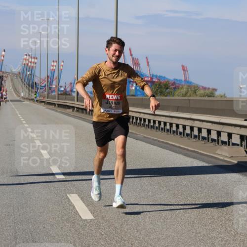 03.10.2025 - Köhlbrandbrückenlauf Strokosch-Dieckow http://msf.ph/oto/9111368 03.10.2025 12:39:05 Position 3 4072 meine-sportfotos.de