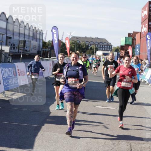 03.10.2025 - Köhlbrandbrückenlauf Jannik Wohlers http://msf.ph/oto/9111376 03.10.2025 13:30:39 Ziel 4355, 4840, 4841, 5289, 5346, 6170, 6223, 6347 meine-sportfotos.de
