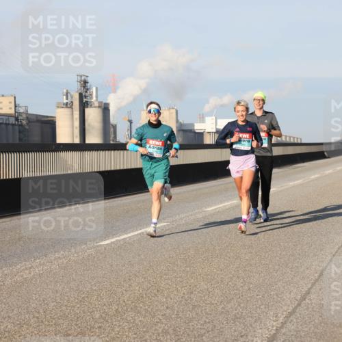 03.10.2025 - Köhlbrandbrückenlauf Lena Gebhardt http://msf.ph/oto/9111389 03.10.2025 09:41:53 Position 2  meine-sportfotos.de